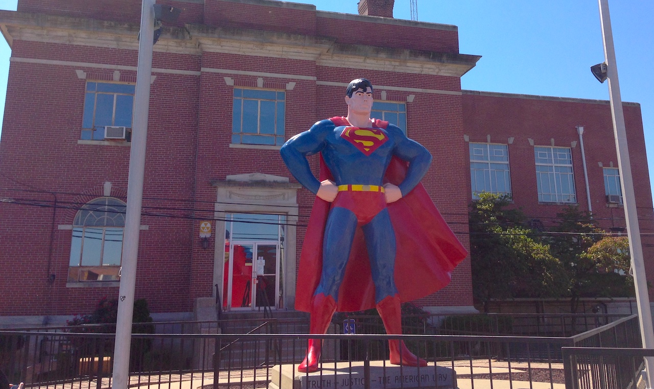 statue of superman in metropolis, illinois